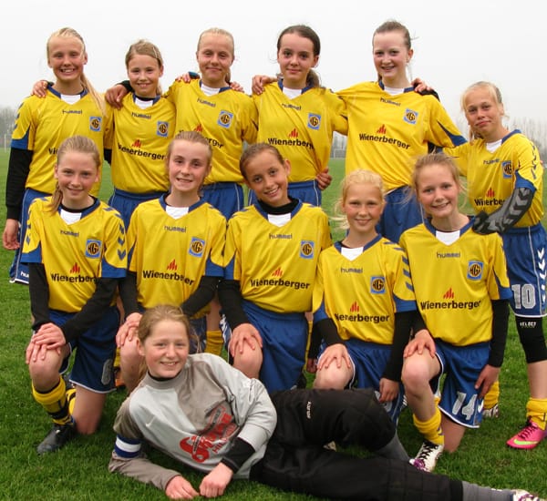 Pokalfinalisterne fra Hillerød GI Damefodbolds U13-årgang.