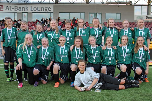 Rønnede IF/Nykøbing FC  efter pokalfinalen i Farum Park, hvor det blev til sølv. 