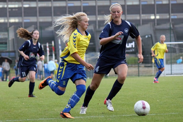 Brøndbys U16 1-piger vandt alle sine kampe ved Brøndby Cup, blandt andet 4-1 over FC Damsø.