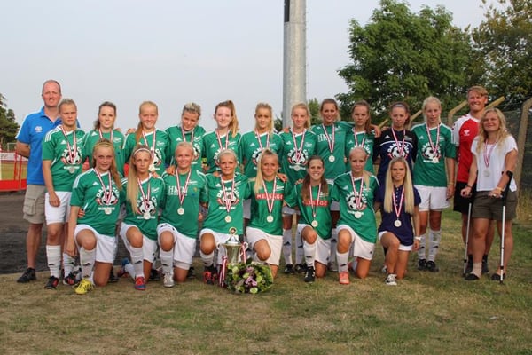 Fortuna Hjørrings U18 DM-hold, der fik sølv ved sommerens Dana Cup.