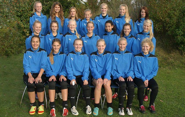 Hvalsø IF er et af de ambitiøse U17-hold, der er havnet i række 1, hvorfra de ikke kan rykke op.