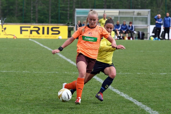 Mille Poulsen i en kamp for Skovbakken mod Brøndby, som hun nu skifter til. Foto: Søren Hansen