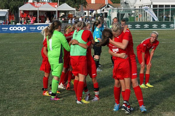 BSF U14 jubler efter finalesejren i Norway Cup.
