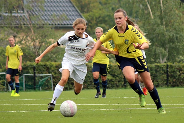 Sasja Hansen (th.) er en af fem Brøndby-spillere, der er udtaget til U16-samlingen.