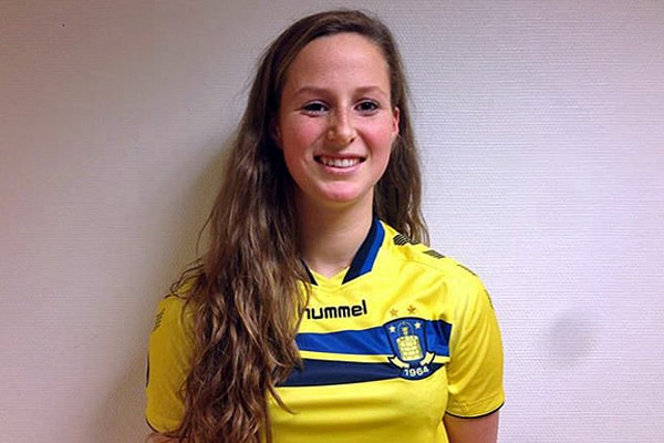 Nicoline Sørensen blev tirsdag præsenteret for sine nye holdkammerater i Brøndby.