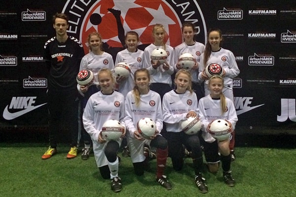 Pigerne fra Sundby havde to lærerige dage på Elite Football Camp.