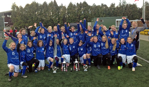 Alle Greve-pigene samlet til Maastricht Cup.