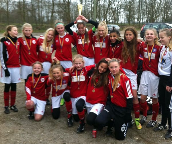 Sundbys nykårede U14-vindere af Vinter Cup.