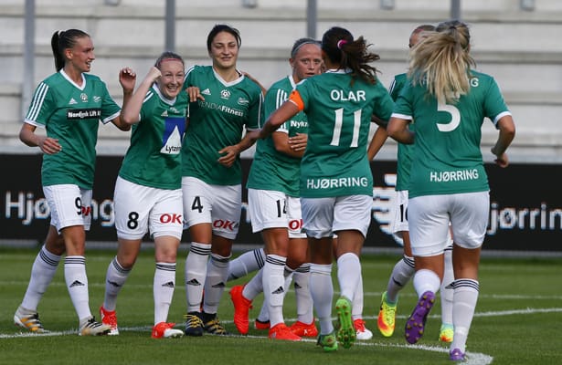 Fortuna Hjørring spillede sig op på førstepladsen med sejren over Varde. Foto: Jess Madsen, fodboldfoto.dk