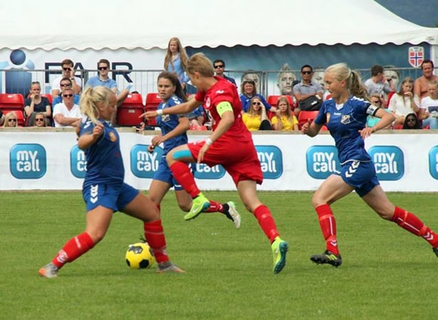 Pernille Larsen i aktion som anfører på BSFs U17 DM-hold.