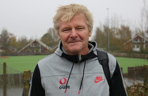 Peter Bonde var i ti år assistenttræner for Morten Olsen på herrelandsholdet. Nu er han kvindeelitetræner på Oure Efterskole og Kostgymnasium. 