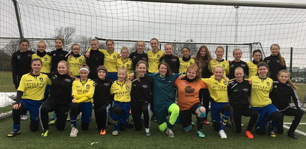 Sammen med Brøndbys U14 piger.