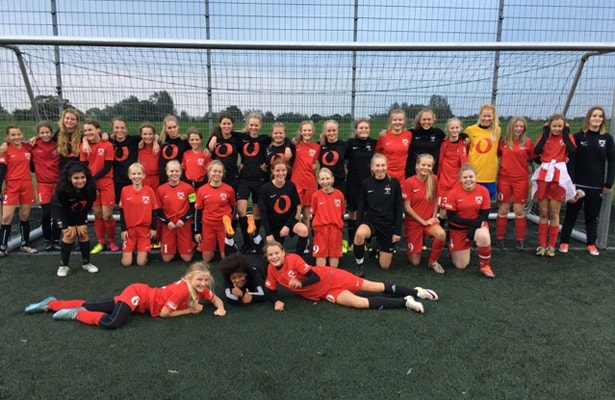 Fynske fodboldpiger besøgte efterskole og fodboldklub - for piger