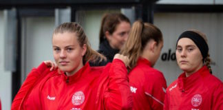 Ti skæve til Emma Færge: Holdets humørbombe, der altid tager højre støvle på først inden en kamp