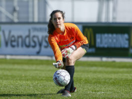 Amerikansk målmand tager et halvt år mere i Fortuna