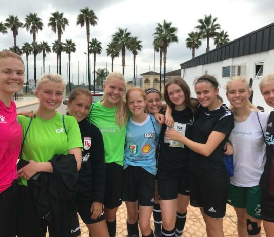 VIE’s fodboldpiger finder sammenholdet i Valencia