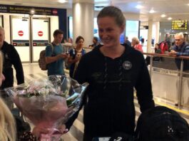 Nicoline Sørensen månedens spiller – her bliver hun overrasket i lufthavnen