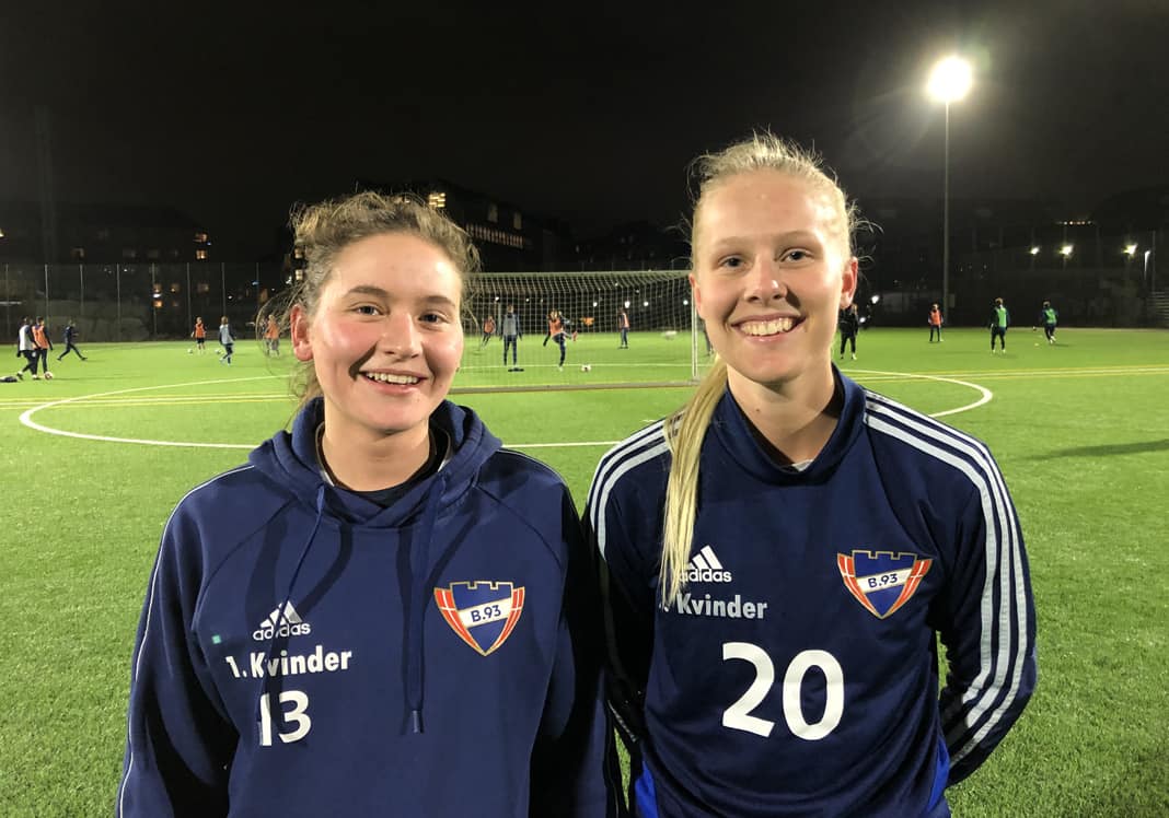 Forbipasserende Efterligning halvt Agnes Høybye og Anna Mogensen skifter fra FC Damsø til B.93 - Fodbold for  piger