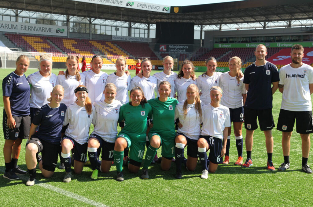 ost Benign Erfaren person Stærk start for AGFs U18 DM-hold: "Vores styrke er intensitet og vilje" - Fodbold for piger ost Benign Erfaren person Stærk start for AGFs U18 DM-hold: "Vores styrke er intensitet og vilje" - Fodbold for piger