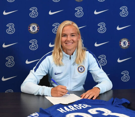 Pernille Harder kåret til verdens femte bedste kvindelige fodboldspiller