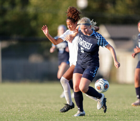 Drømmer du om fodbold i udlandet? Derfor er det fedt at spille collegefodbold i USA