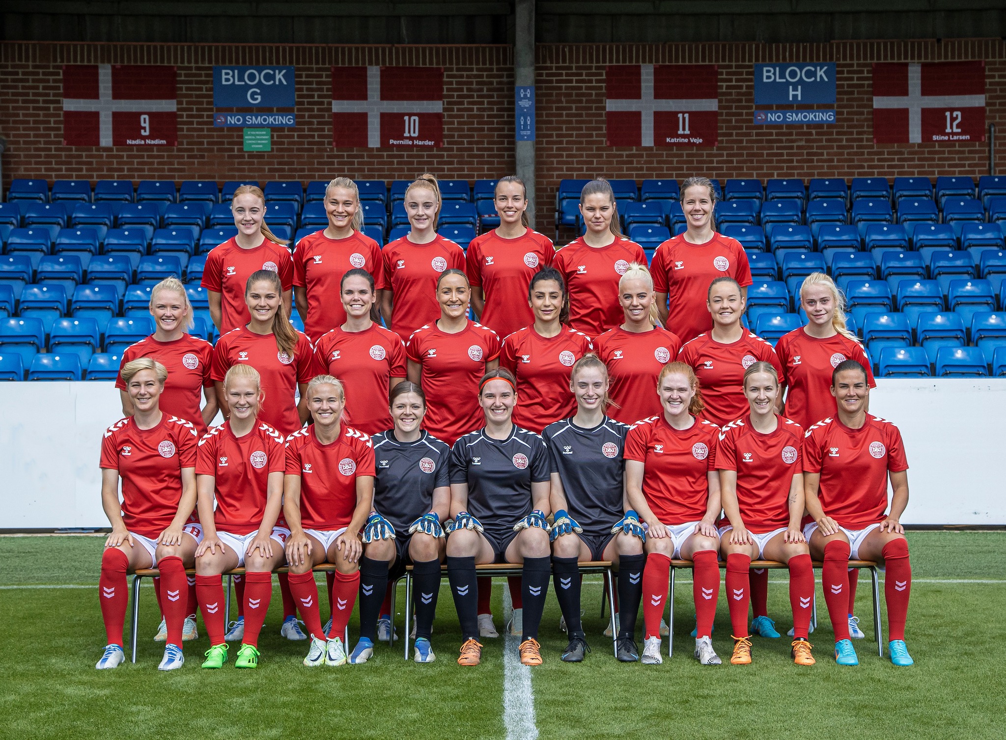 Svare sukker Fighter Danmark vinder vital EM-kamp over Finland - Fodbold for piger