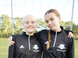 Ny på efterskole: Ærkerivaler mødes på en af Danmarks bedste idrætsefterskoler og bliver veninder.