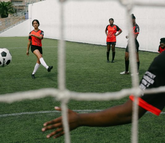 Fodbold er for alle: En sport for kvinder og piger – og alle andre