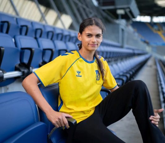 15-årige Mila Bischoff skriver 2-årig kontrakt med Brøndby IF