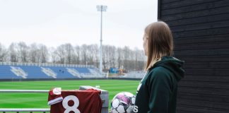 Vilde træningsforhold i kvindeligaen: ”Så begyndte de at kaste med spyd inde på banen”