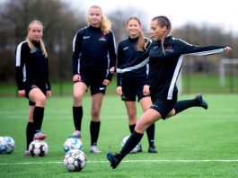 80 nye pigefodboldspillere starter på Oure Efterskole: Oure opruster på pigesiden