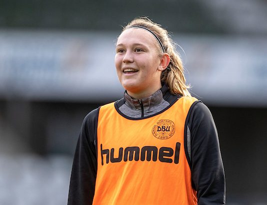 Cecilie Fløes flyvende start i Napoli fortsætter