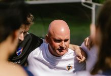 B.93s cheftræner Christian Falk stopper