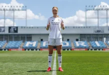 Rekordmange danske kvindelige fodboldspillere spiller i udlandet: Få overblikket her