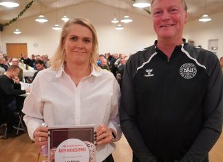 Årets Breddedommer tager Fodboldloven med på ferie