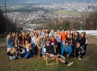 Fodbold, fællesskab og forbilleder: Oure-pigerne på træningslejr i Slovenien