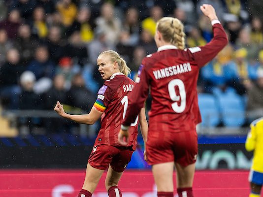 Pernille Harder nomineret til Ballon d’Or for femte gang
