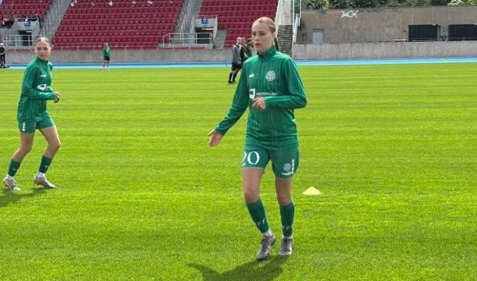 Signe Chalatsis Knudsen under opvarmning på Østerbro Stadion. Foto: Team Viborg