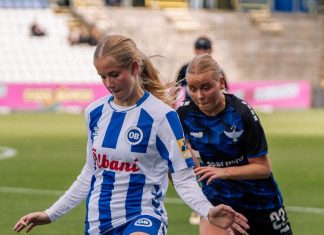 OB giver debut til fire: 15-årig blev yngste debutant nogensinde Maja Flyvholm i aktion for OB i en kamp mod HB Køge.