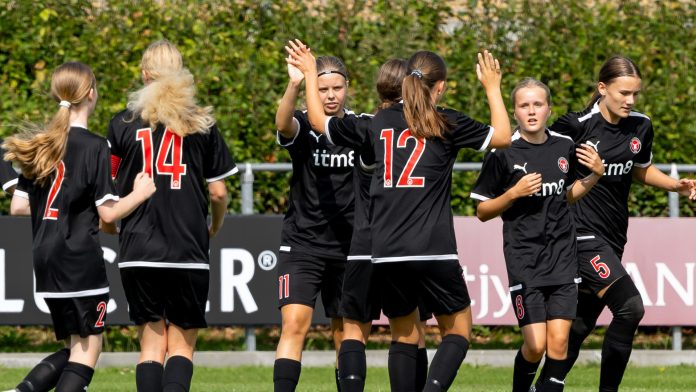 Pigeakademi-U16-Hold-Jubel