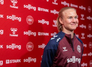 Pernille Harder blandt verdens 10 bedste spillere
